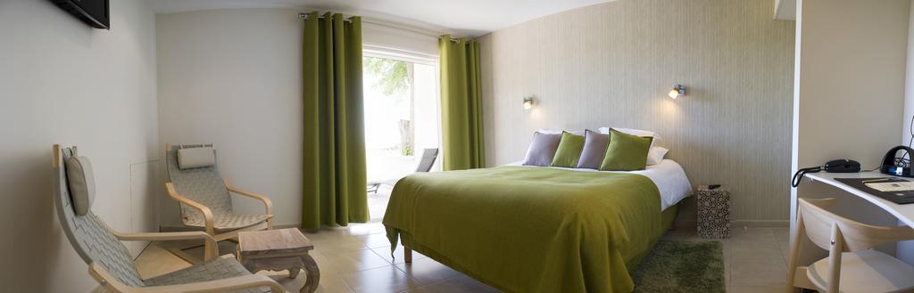 Отель Logis Auberge Cote Jardin Лезиньян-Корбьер Экстерьер фото