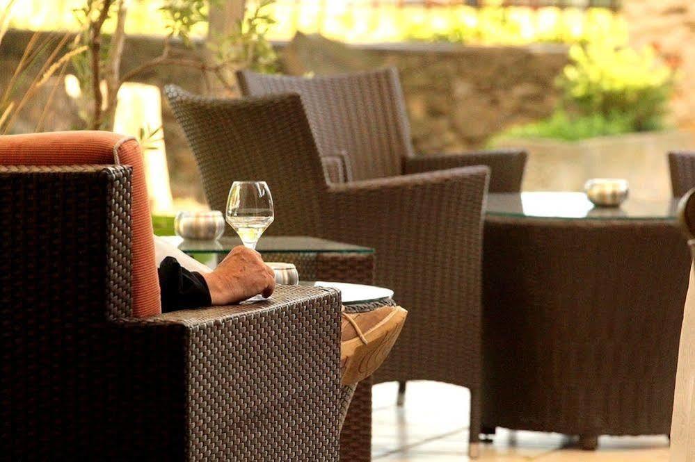 Отель Logis Auberge Cote Jardin Лезиньян-Корбьер Экстерьер фото