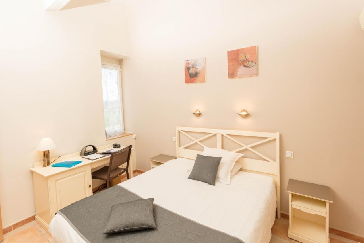 Отель Logis Auberge Cote Jardin Лезиньян-Корбьер Экстерьер фото